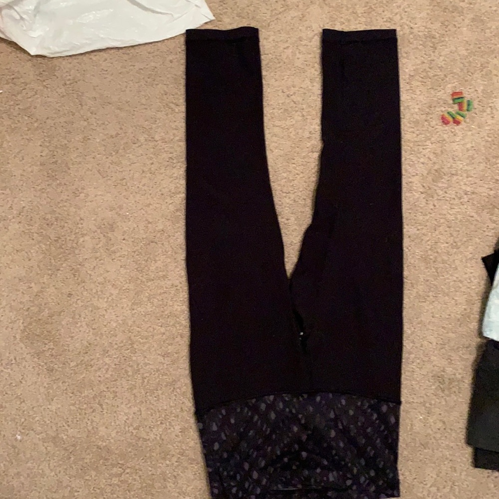 Black cropped Lululemon leggings